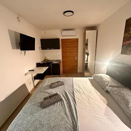 Old *** Apartment Pula