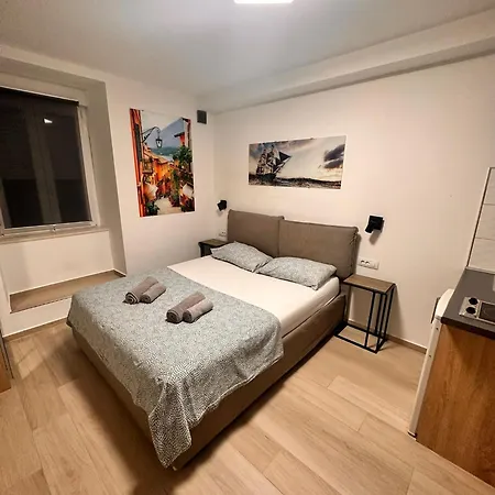 Old *** Apartment Pula