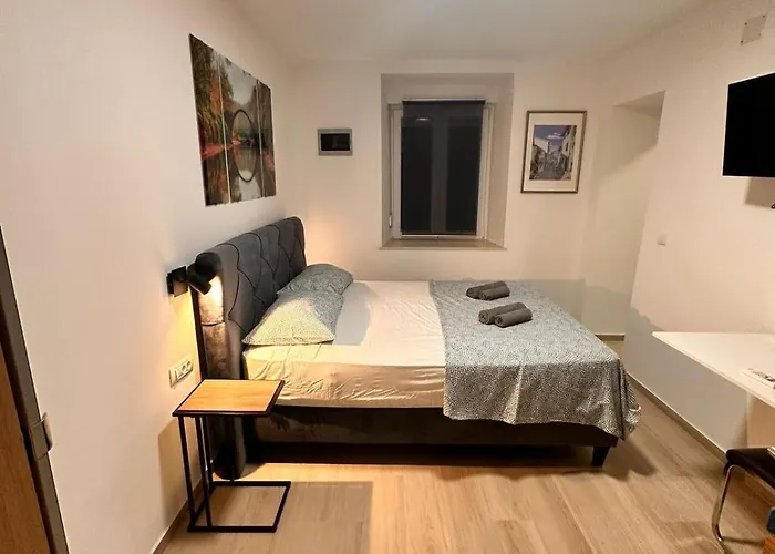 Old *** Апартаменты Пула